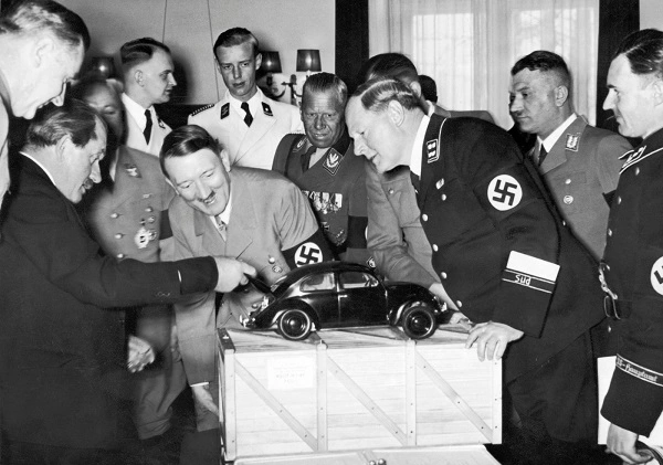 Adolf Hitler ja Ferdinand Porsche