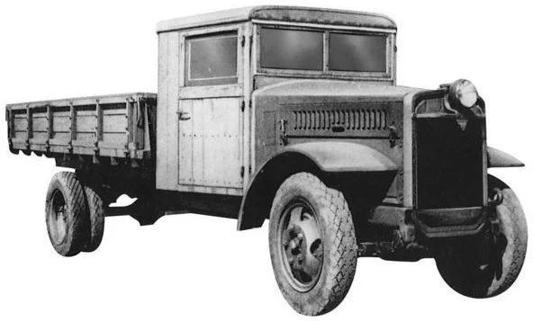 Toyota KC kuorma-auto yhdellä ajovalolla 1942