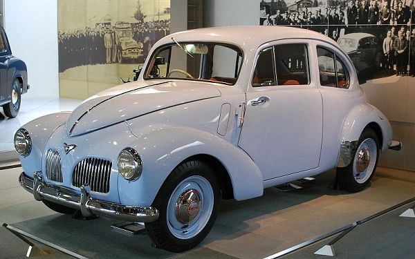 Ensimmäinen sodanjälkeinen auto Toyota SA 1947