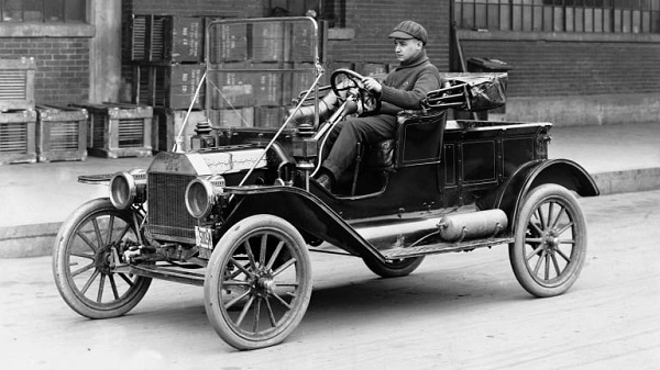 Ensimmäinen Ford Model T 1908