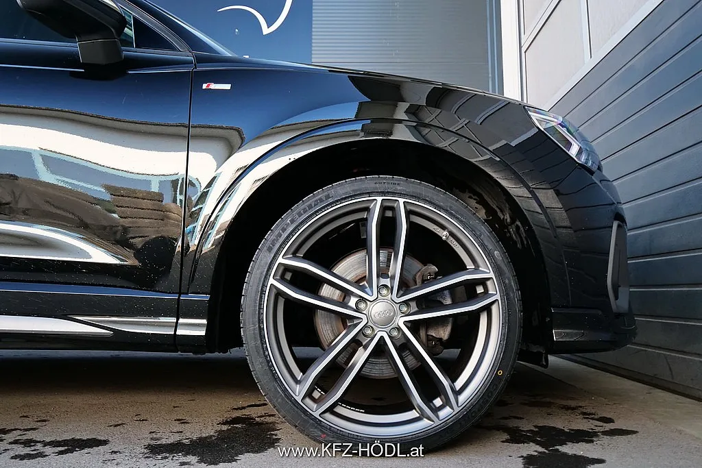 Audi Q3 45 TFSI quattro S-line S-tronic Image 7