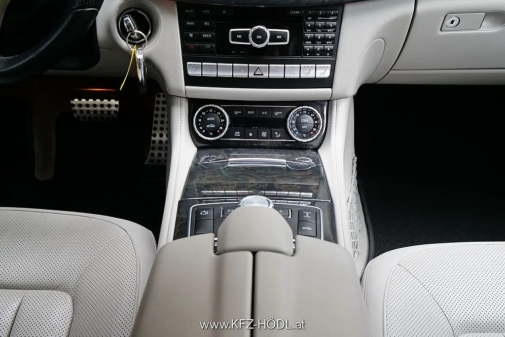 Mercedes-Benz CLS 500 Shooting Brake 4MATIC Aut. Image 10