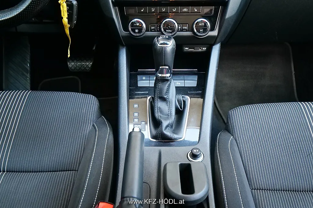 Skoda Octavia Combi 1,6 TDI Style DSG Image 10