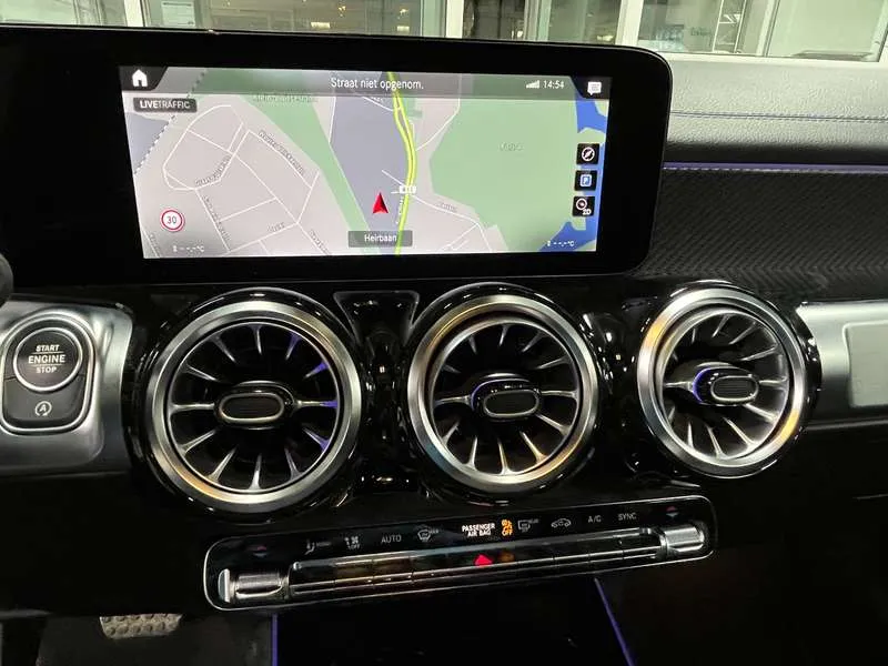 Mercedes-Benz GLB 35 AMG 4Matic Leder Pano 21