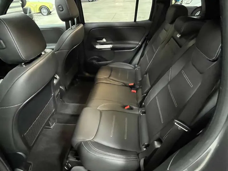 Mercedes-Benz GLB 35 AMG 4Matic Leder Pano 21