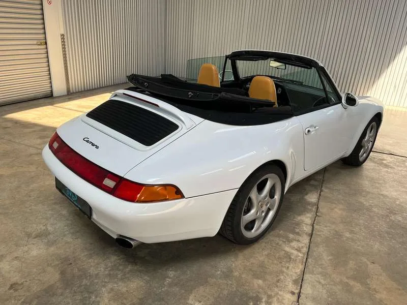 Porsche 993 3.6i Carrera Tiptronic Image 3