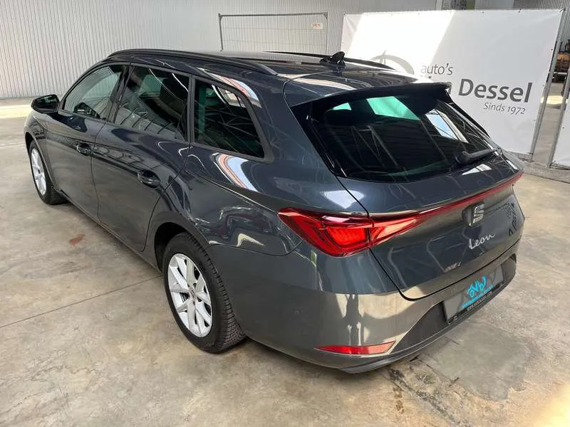 SEAT Leon Leon Sportstourer 1.0TSi Move Navi PDC Carplay LED Image 2