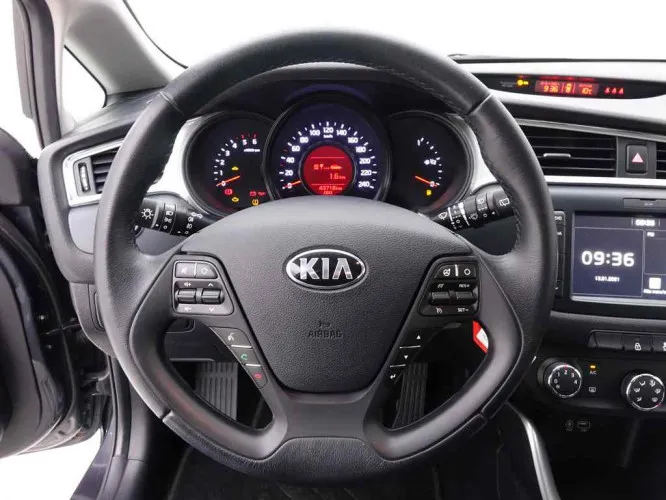 Kia Ceed SW / 1.4 CRDi Wagon Nav Edition + GPS + ALU16 Image 9