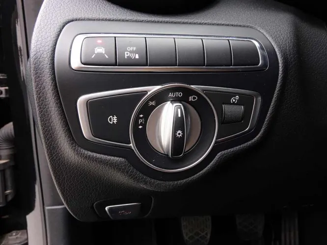Mercedes-Benz C-Klasse C200d 136 Break Avantgarde + GPS + LED Headlights + Camera Image 10