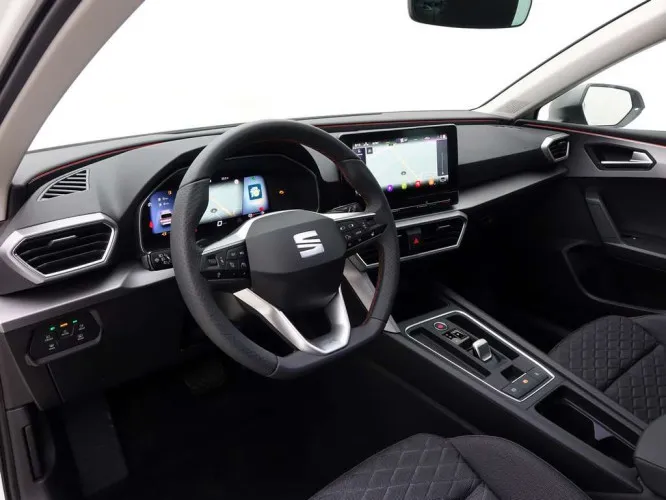 Seat Leon 1.4 e-HYBRID 204 Break FR + GPS + Pano+ XL Pack + Full LED + ALU18 Image 10
