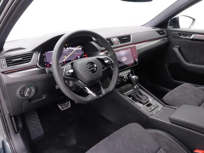 Skoda Superb 2.0 TDi 150 DSG Combi Sportline + GPS + LED Matrix + Alu19 Vega Image 10