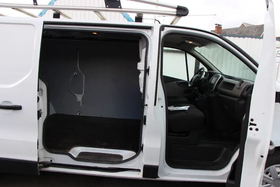 Nissan NV300 1.6 dCi Airco Cruise Controle Warranty Image 11