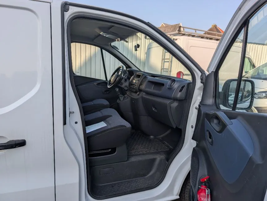 Opel Vivaro 1.6 Cdti Airco EU6 Warranty Image 10