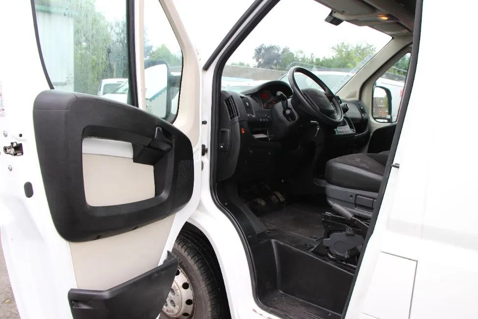 Peugeot Boxer 2.0 Hdi Euro6 Airco CruisContr. Garantie Image 6