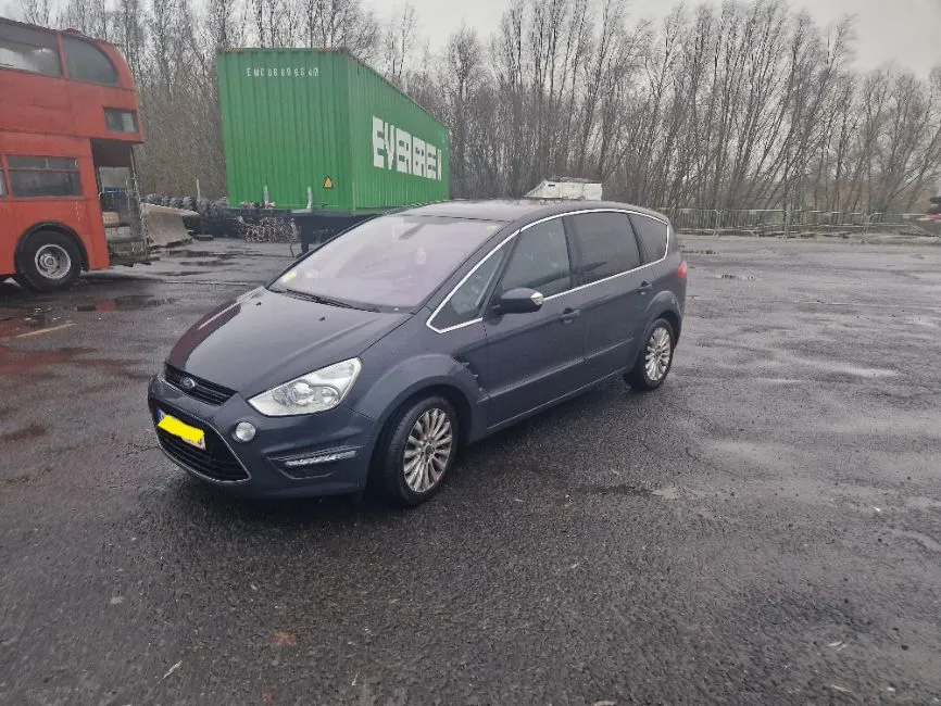 Ford S-Max  Image 2
