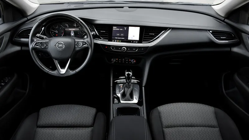 Opel Insignia Sports Tourer 2.0d Automatic Business Edition Image 9