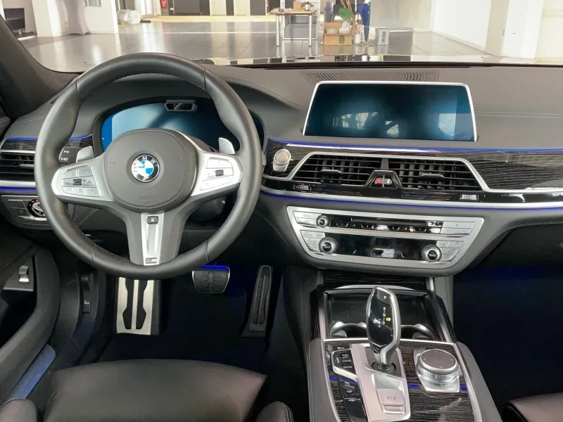 BMW 740 d xDrive =M-Sport= Exclusive/Individual Гаранция Image 6