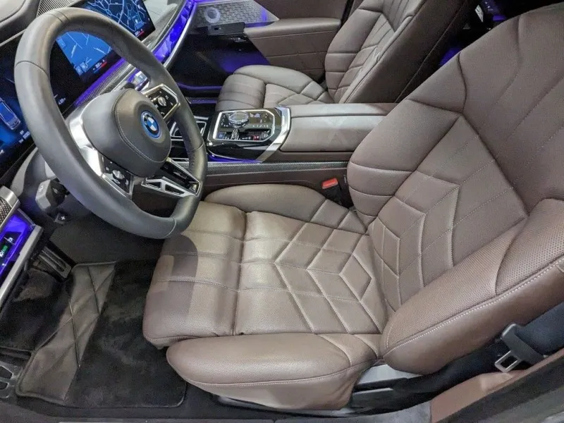 BMW i7 xDrive60 M-Sport =Executive Lounge= Pano Гаранция Image 8