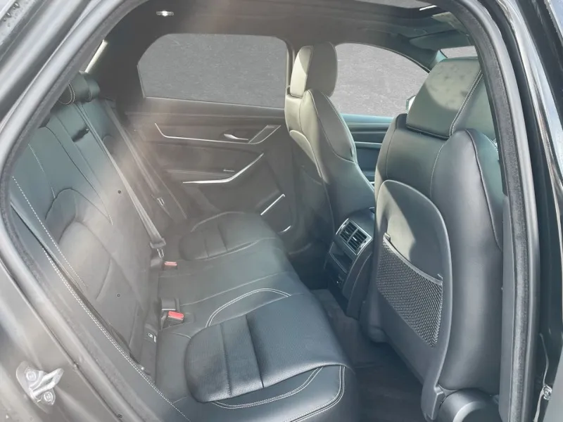 Jaguar F-PACE D200 AWD =R-Dynamic= Black Pack/Panorama Гаранция Image 7