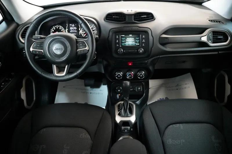 Jeep Renegade Latitude 2.4L Multiair 4x4 Image 7