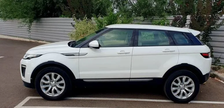 Land Rover Range Rover Evoque 2.0TD4 Image 4