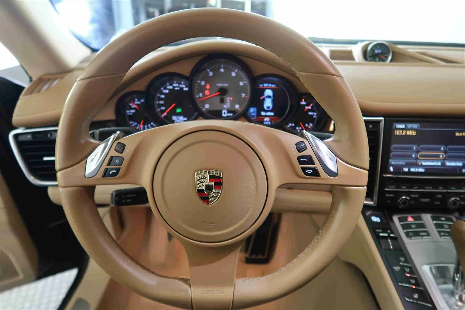 Porsche Panamera 4S 4.8  Image 10