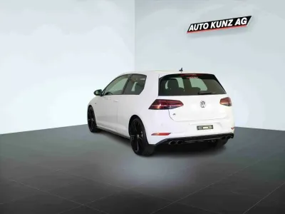 Volkswagen Golf R 