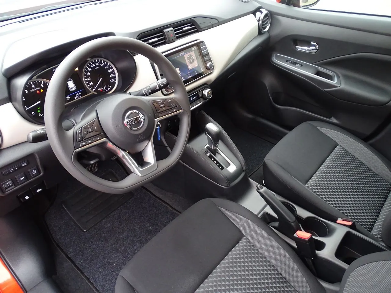 Nissan Micra 1.0 IG-T Sitzheizung...  Image 9