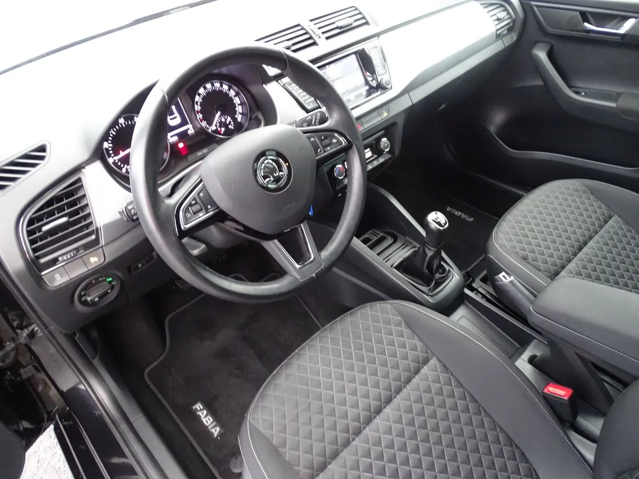 Skoda Fabia 1.0 TSI Ambition Green...  Image 9