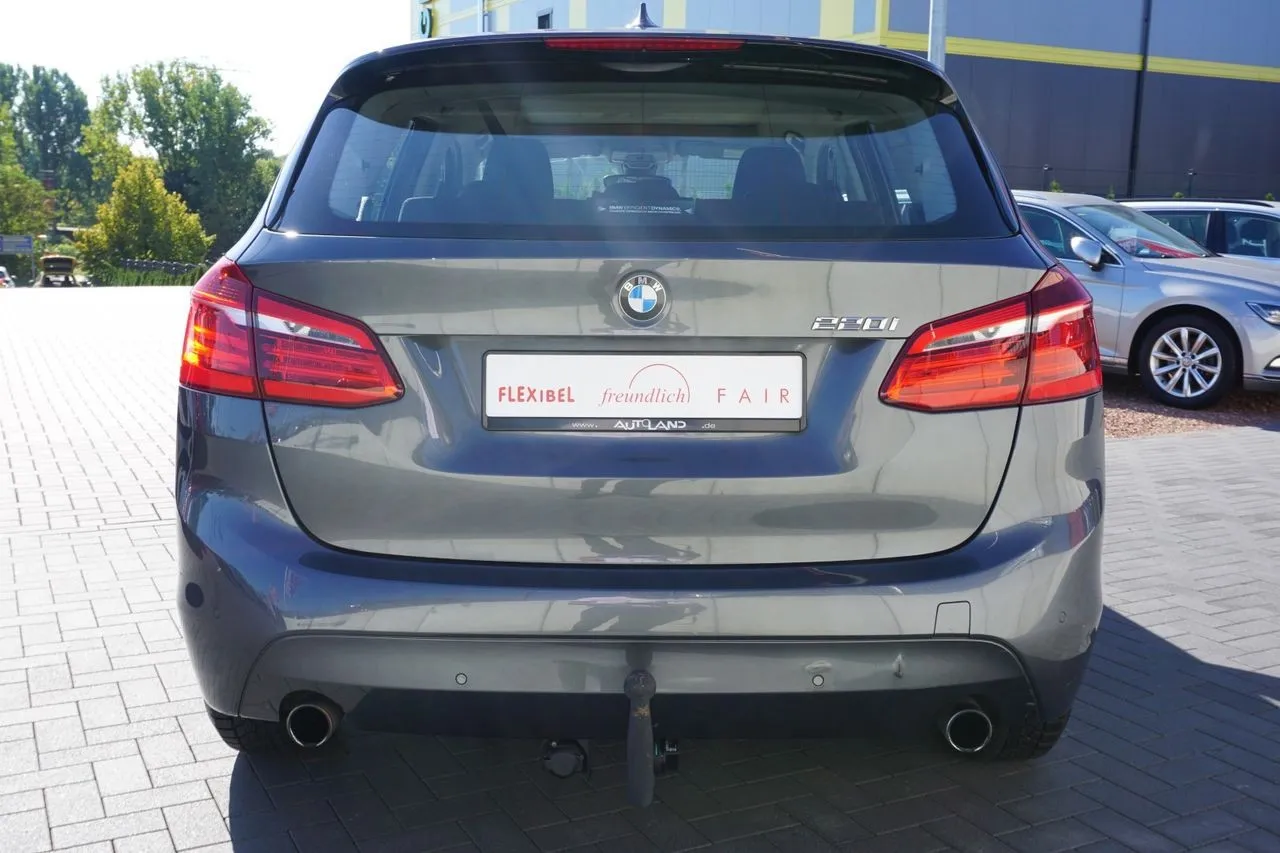 BMW 2er Reihe 220i 2-Zonen-Klima Navi...  Image 3