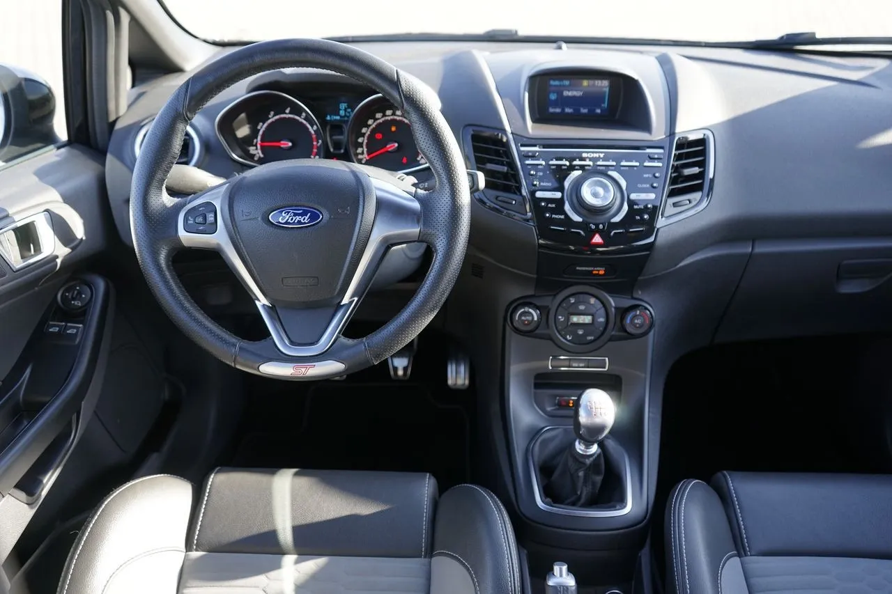 Ford Fiesta ST 1.6 EcoBoost...  Image 9