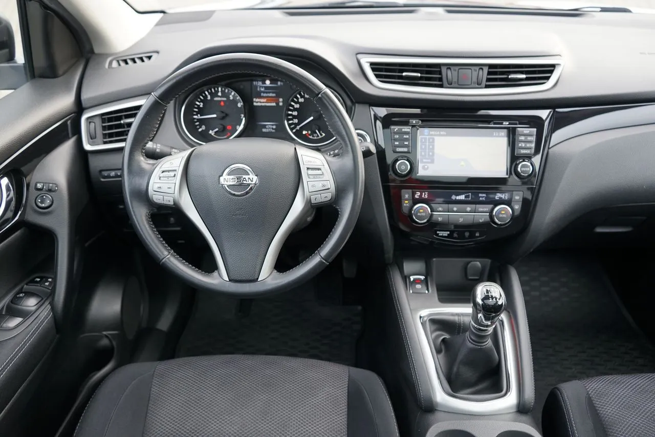 Nissan Qashqai 1.2 DIG-T...  Image 9