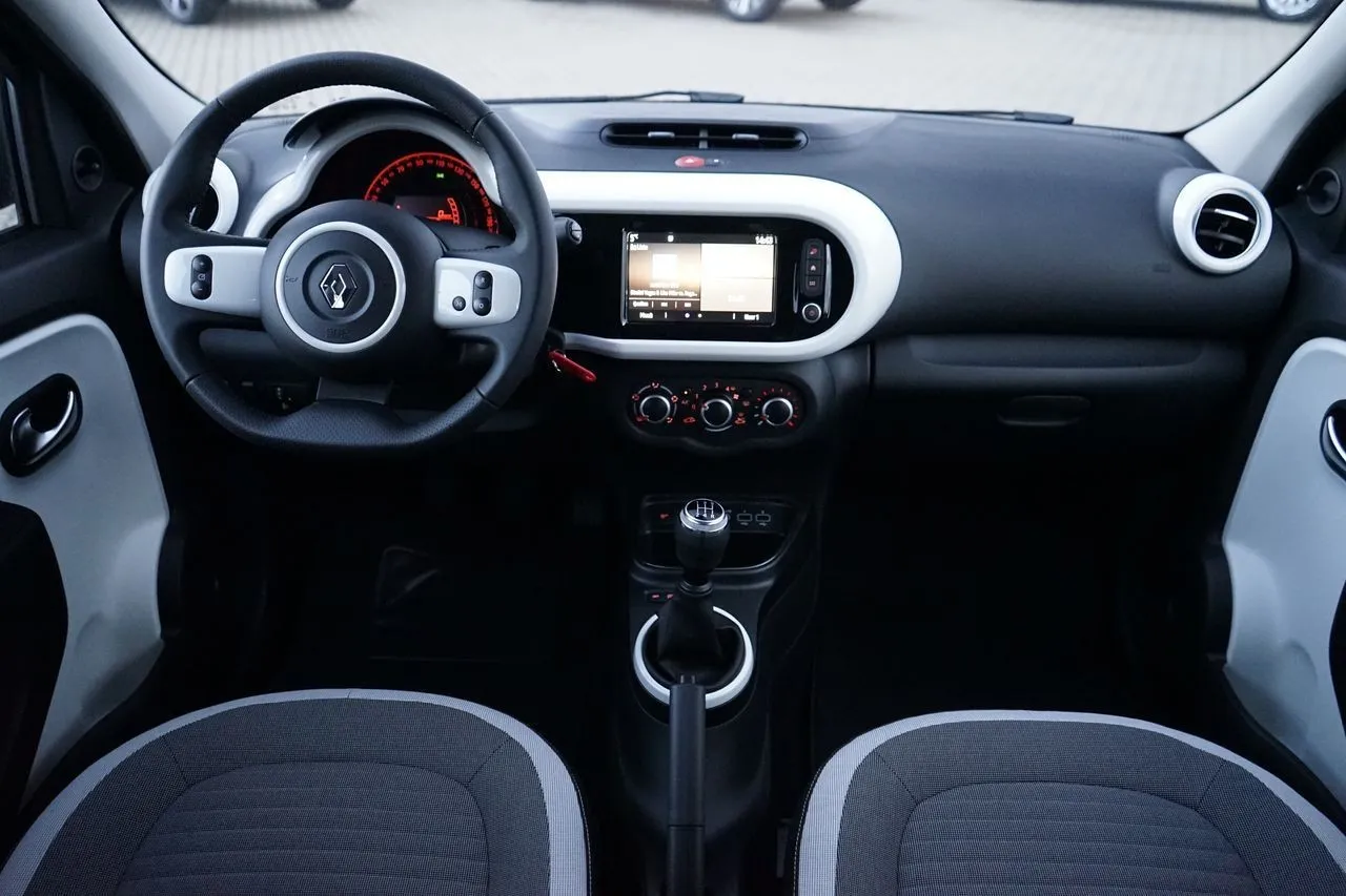 Renault Twingo Limited SCe 75...  Image 9