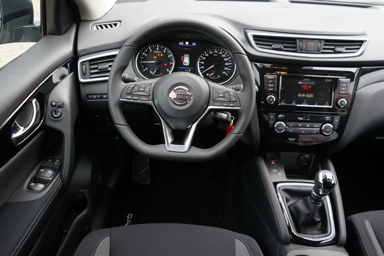 Nissan Qashqai 1.3 DIG-T...  Image 9