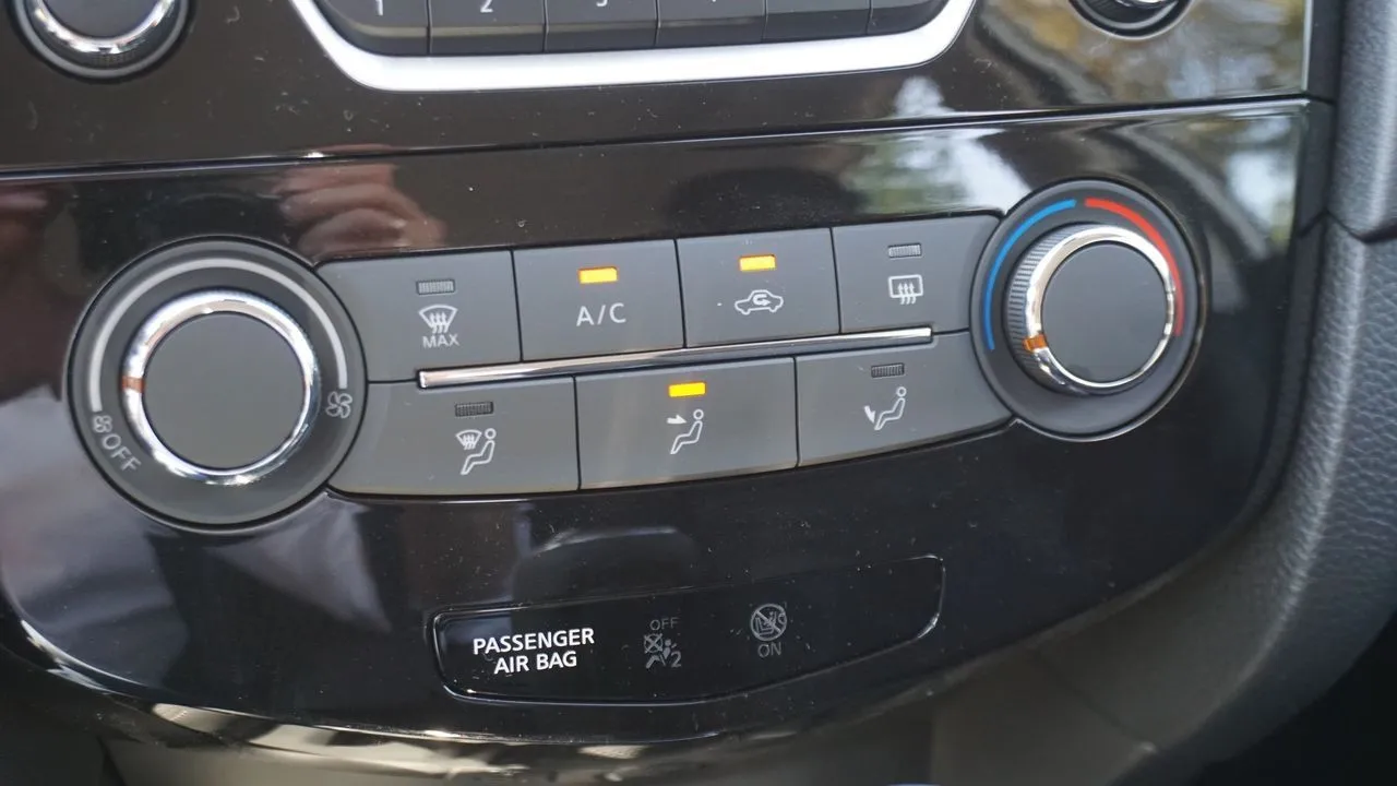 Nissan X-Trail 1.3 DIG-T AT...  Image 9