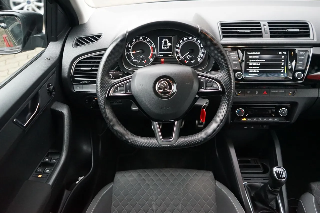 Skoda Fabia 1.0 TSI Monte Carlo Black...  Image 9