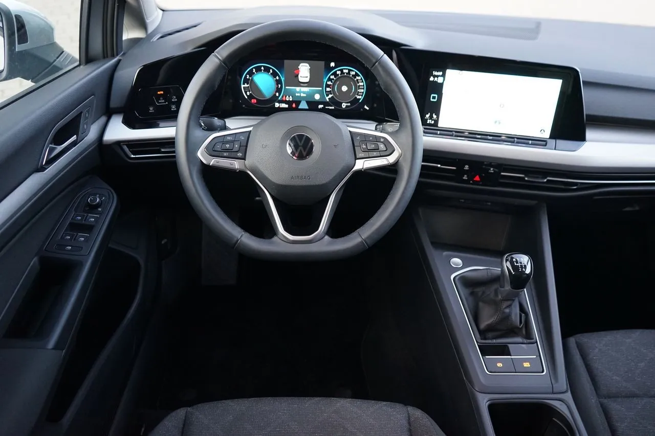 Volkswagen Golf VIII 1.5 TSI Life Navi...  Image 9