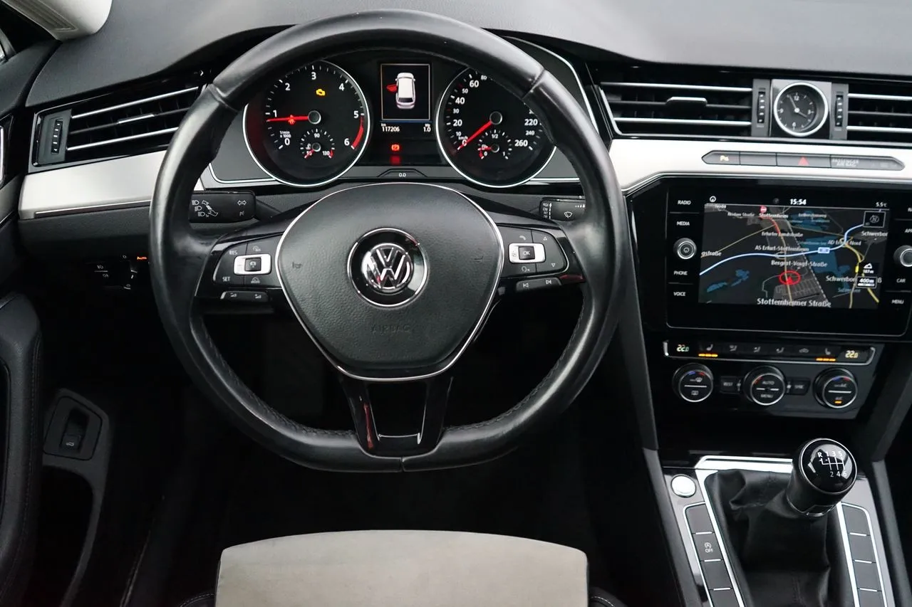 Volkswagen Passat Variant 2.0 TDI Highl...  Image 9