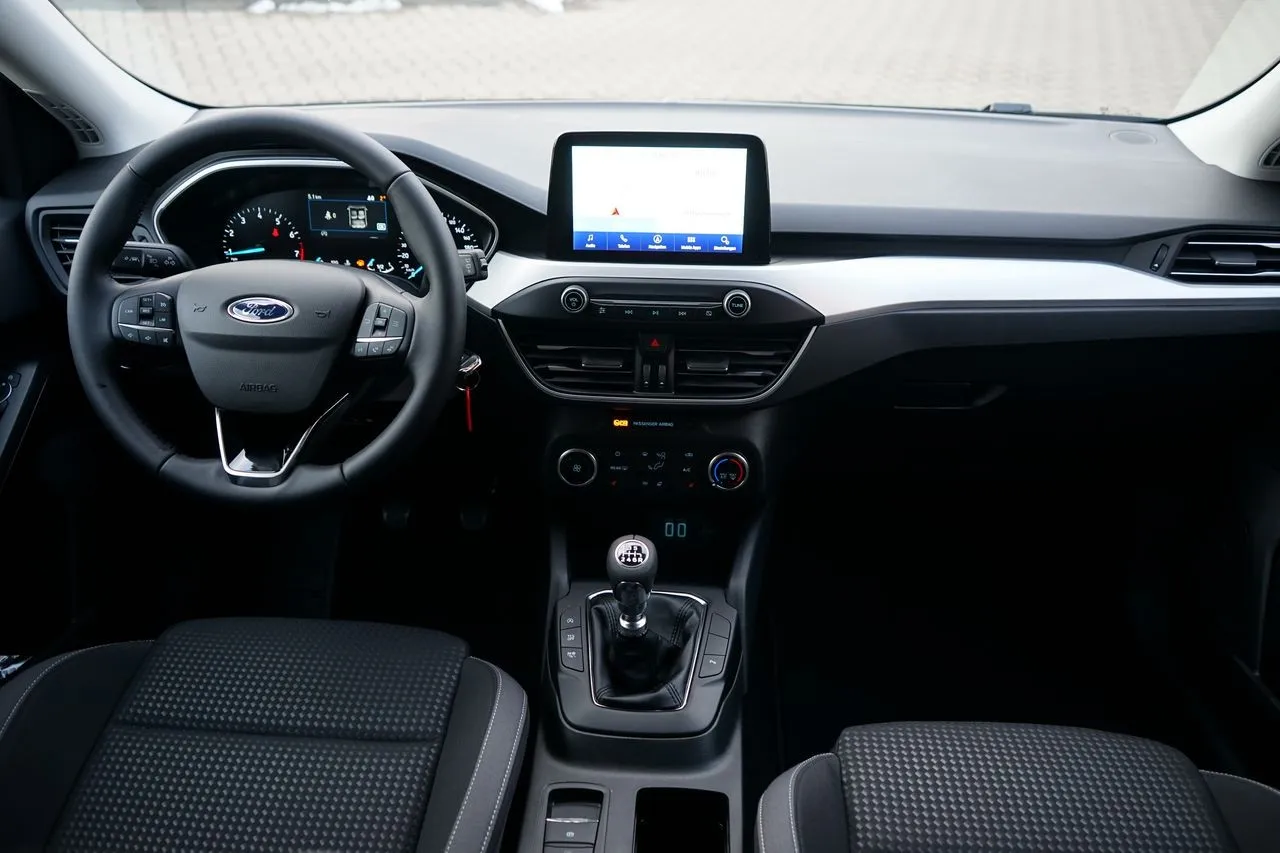 Ford Focus Turnier 1.0 EB Navi...  Image 9