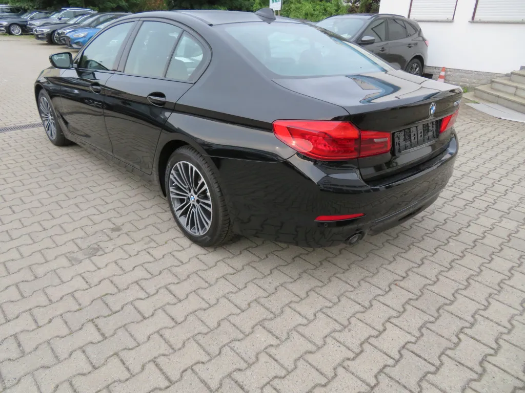 BMW 520 I SPORT LINE*LIVE COCKPIT PROF*ACC*DAB* Image 9