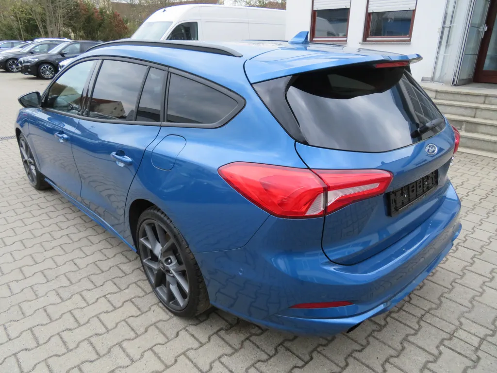 Ford Focus TURNIER 2,3 ST*PERFORMANCE*NAVI*IACC* Image 10