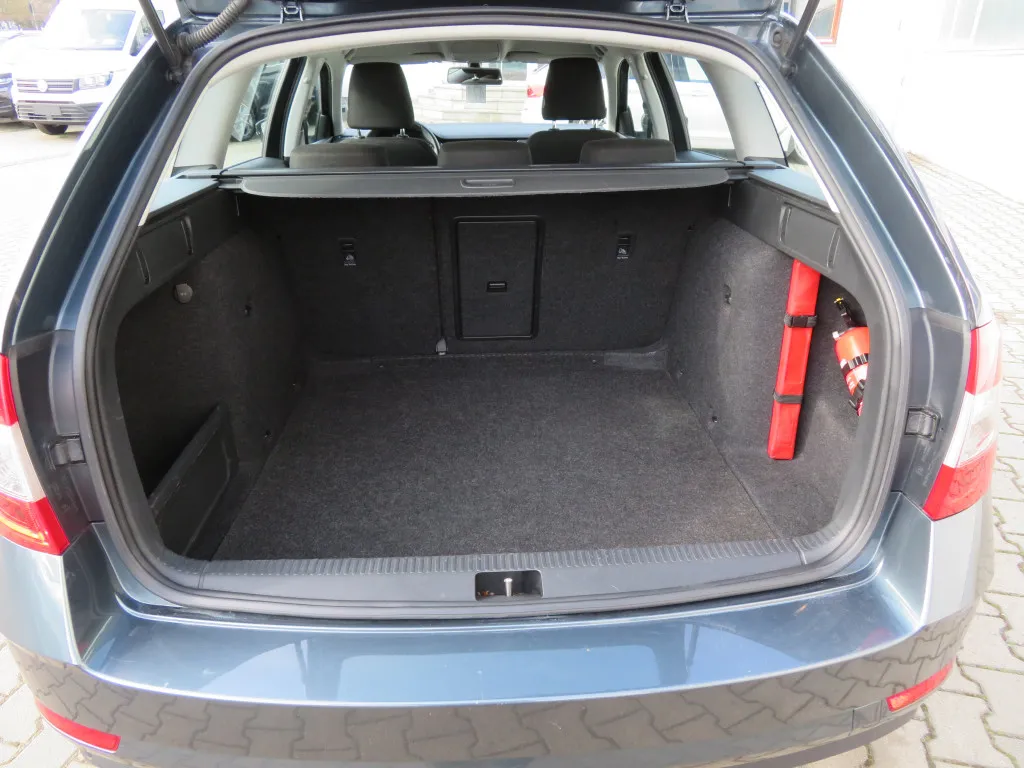 Skoda Octavia COMBI 1.4 TSI DSG AMBITION*NAVI*PDC* Image 10