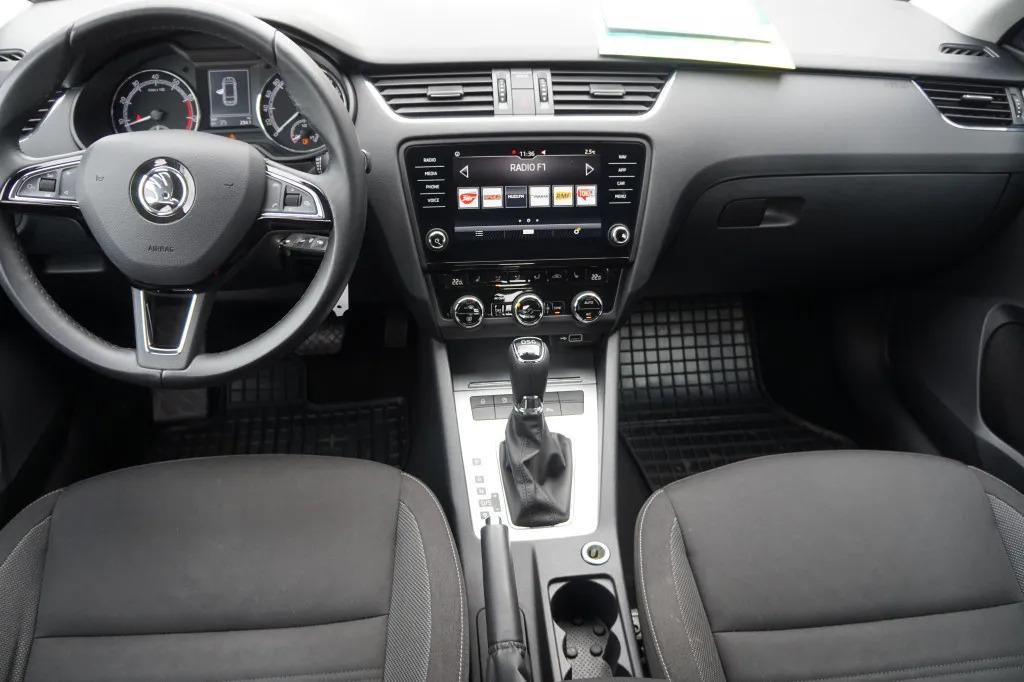 Skoda Octavia COMBI 1.4 TSI DSG AMBITION*NAVI*PDC* Image 9