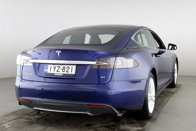 Tesla Model S 85 - Autohuumakorko 1,99%+kulut - Image 5