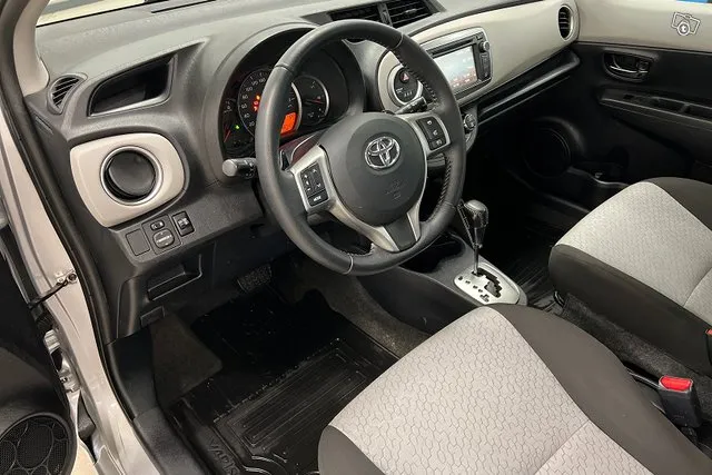 Toyota Yaris 1,33 Dual VVT-i Comfort 5ov Multidrive S * Navi / Koukku * - Avenue Image 7