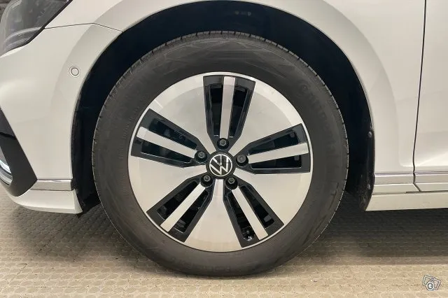 Volkswagen Passat Variant GTE Plug-In Hybrid 160 kW DSG-automaatti *''ACC / Travel Assist / LED-ajovalot / P-kamera * Image 9