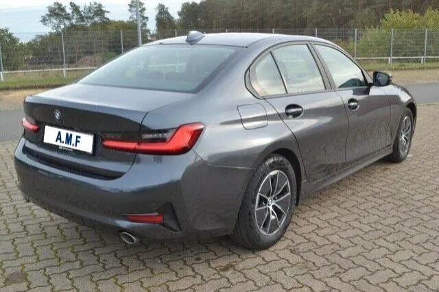 BMW Serie 3 318d Touring Image 5