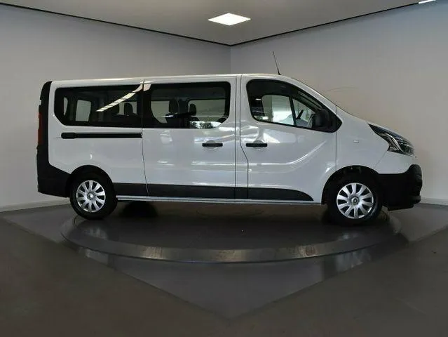 RENAULT Trafic  Image 3