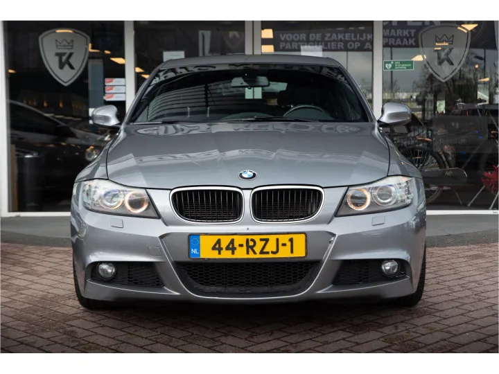 BMW 3 Serie Touring 320i M Sport Edition  Image 2