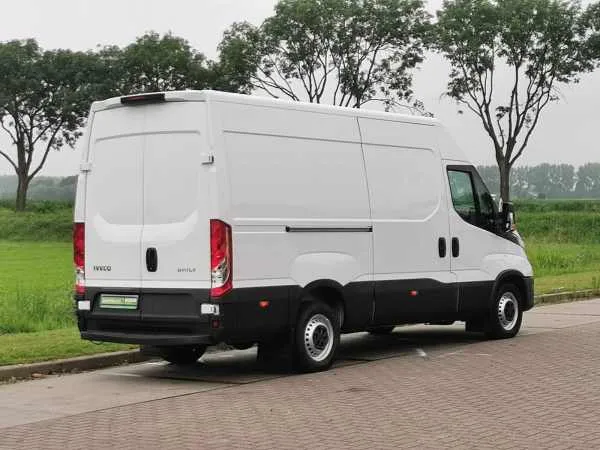 Iveco Daily 35S12 L2H2 Facelift Airco Image 3